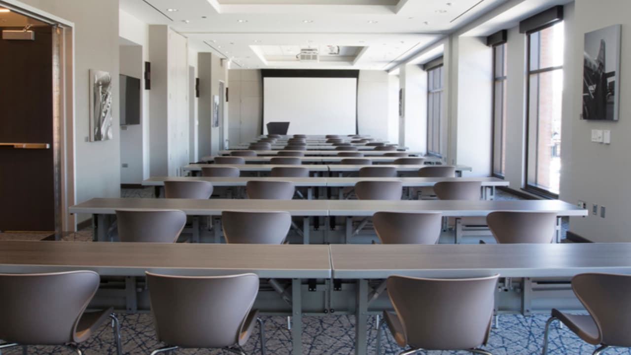 Para registrarse favor de acceder a: zocdoc.com/vaccine . Publicarán las citas en ZocDoc más tarde en la semana. Todos los chicaguenses elegibles para la fase 1a, 1b, y 1c podrán calendarizar citas. Las vacunas se proveerán si costo alguno y no se necesita seguro médico.
<br>