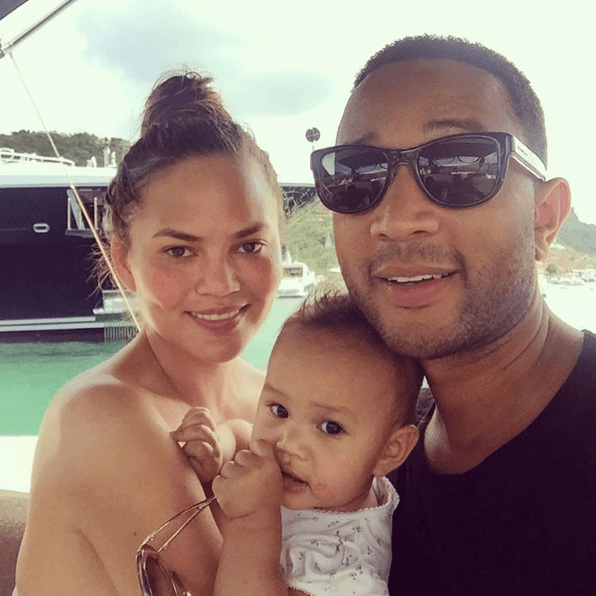 Luna está próxima a cumplir un año de edad y ya es toda una celebridad en las redes sociales de sus famosos padres, John Legend y Chrissy Teigen.