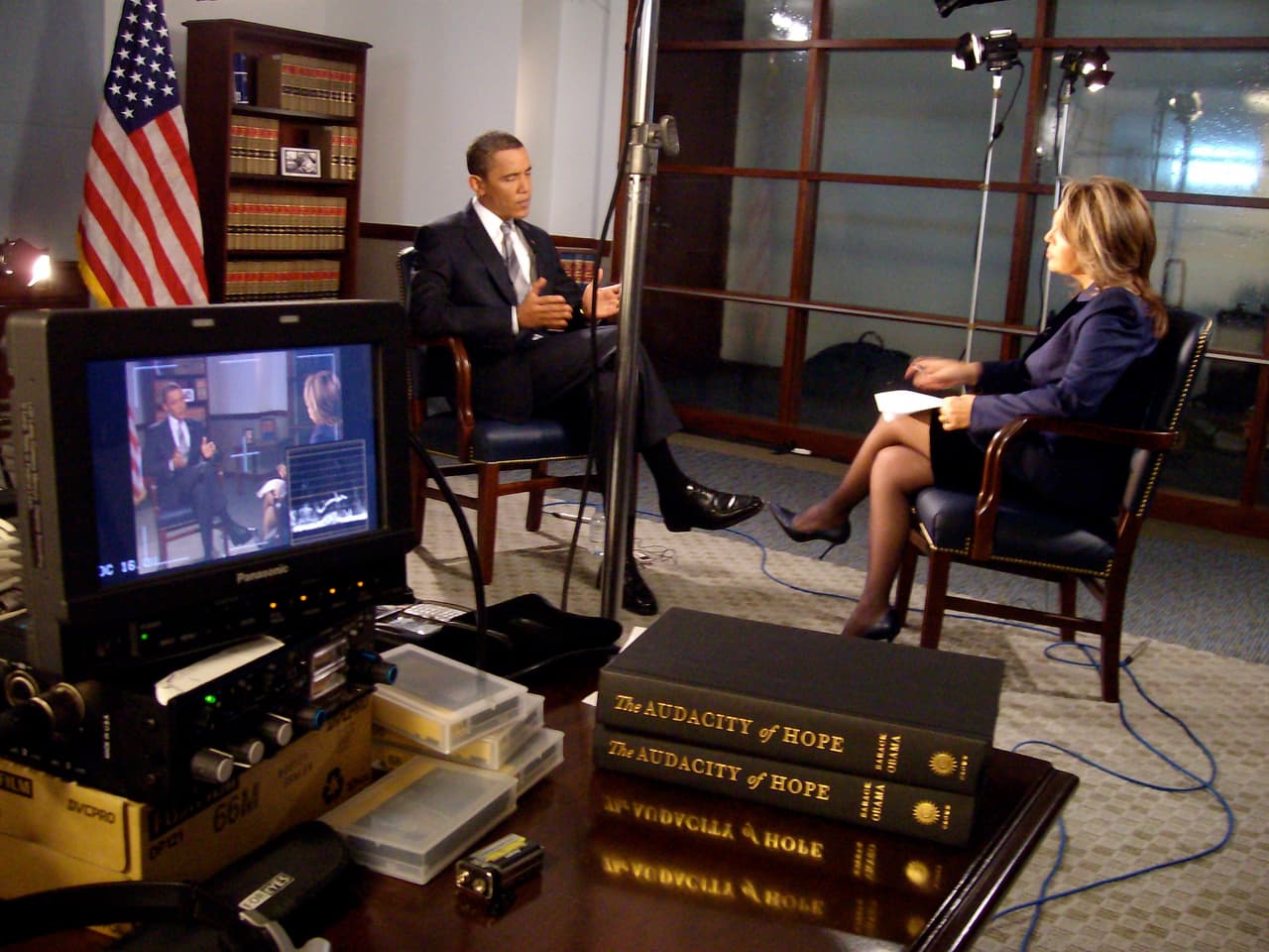 María Elena Salinas entrevistando a Barack Obama