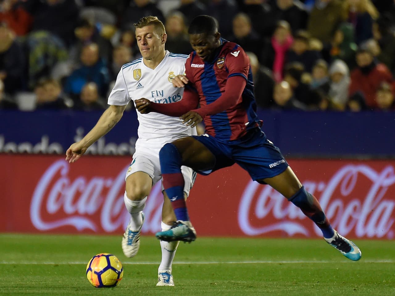 El diario The Sun en Inglaterra aseguró que el Bournemouth está interesado en fichar por 20 millones de euros al volante colombiano Jefferson Lerma, del Levante.