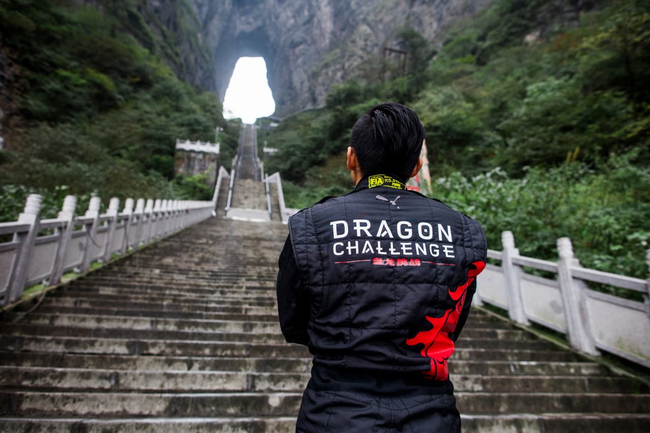 Un desafío que a nadie se le había ocurrido antes y que Range Rover decidió realizar con su recién lanzado Range Rover Sport P400e.