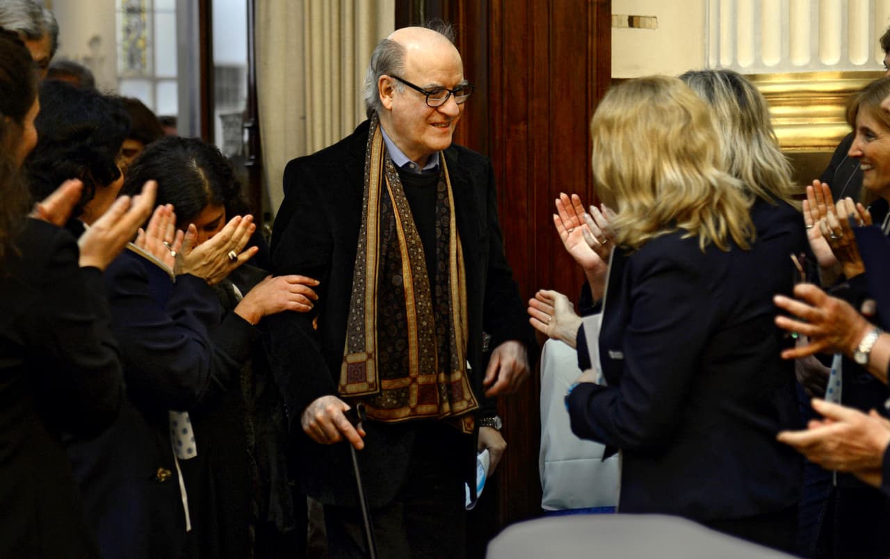 El artista durante un homenaje por su cumpleaños 80 en el Congreso de Argentina, en agosto de 2012.