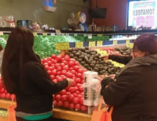 En Brighton Park con tan sólo 5 dólares una familia se alimenta