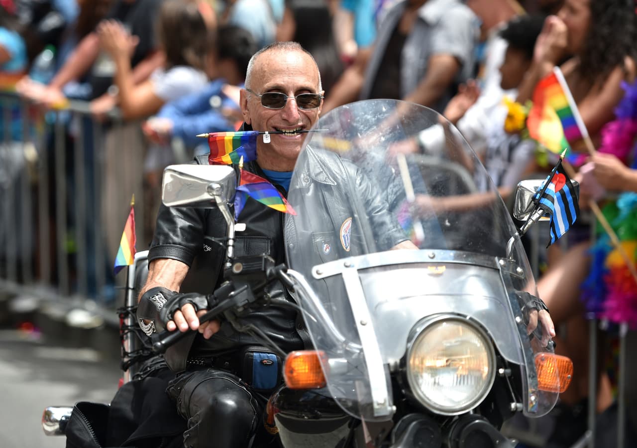Cientos salieron a las calles de San Francisco para celebrar el Orgullo Gay.