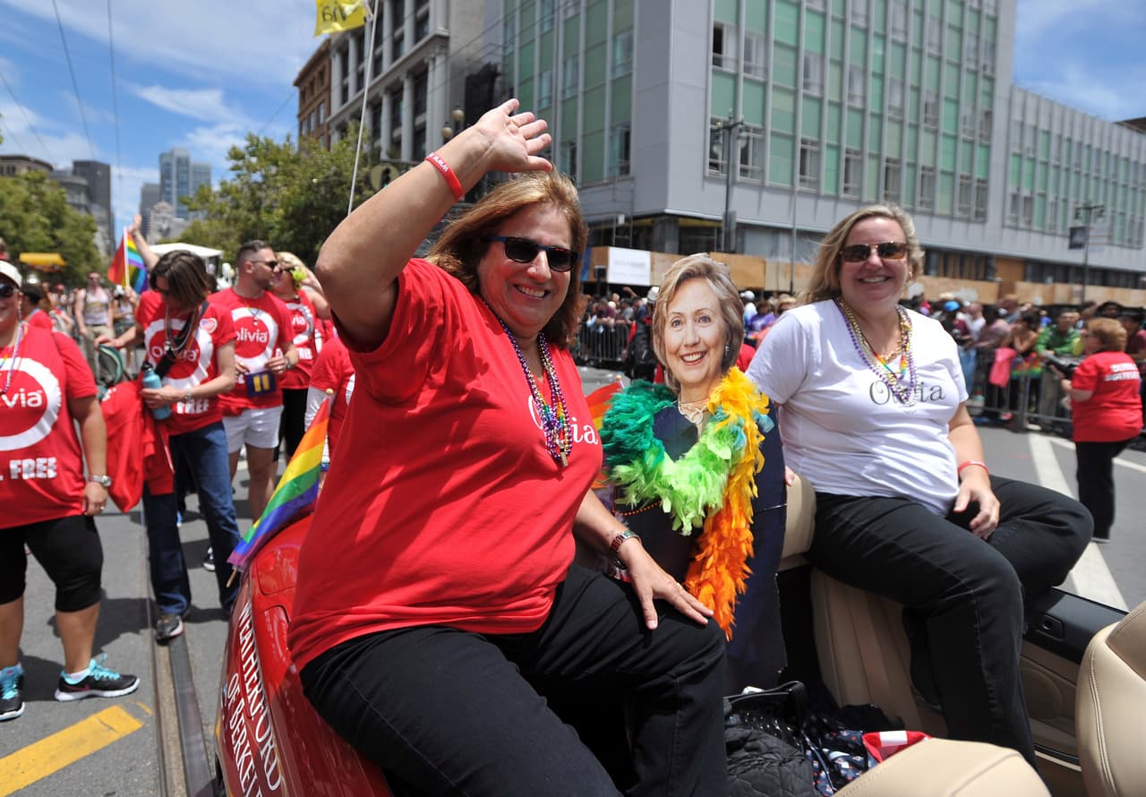 Cientos salieron a las calles de San Francisco para celebrar el Orgullo Gay.