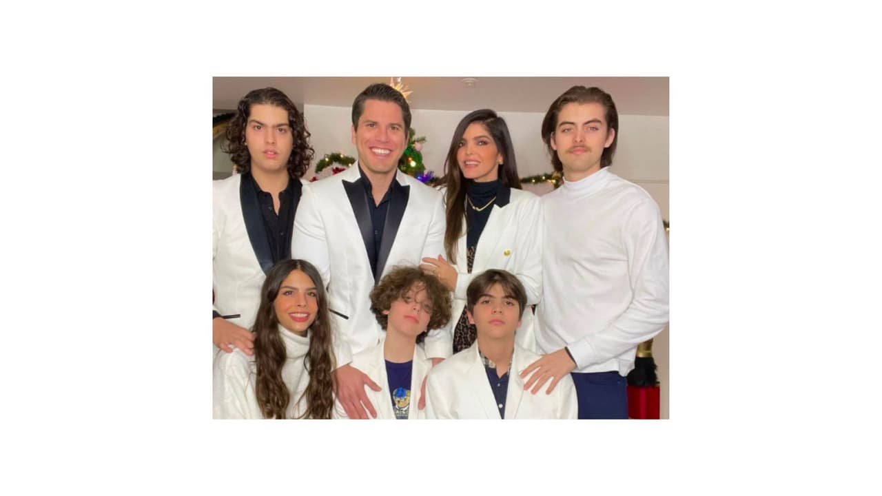 Ana Bárbara con todos sus hijos