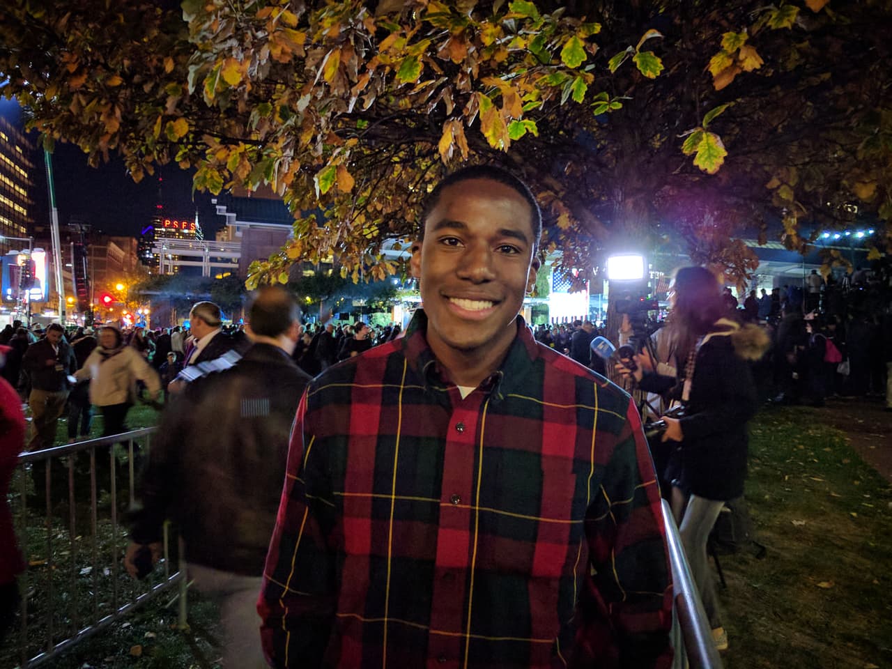 Los que fueron a Filadelfia a ver a Clinton y despedir a los Obama