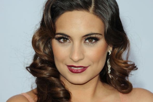 Y es que esta bella actriz puede verse bastante glamorosa.