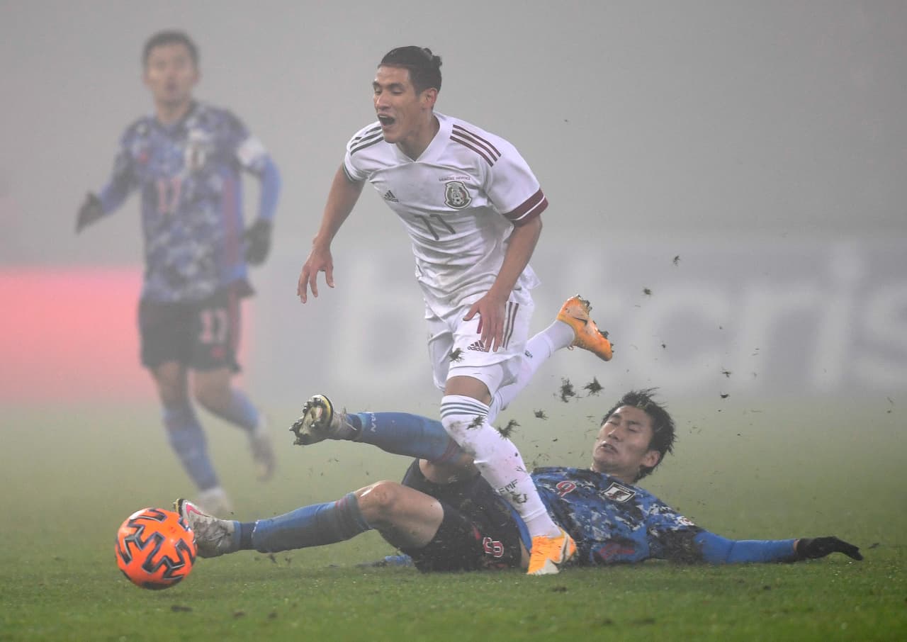 Japón ve la derrota ante México 0-2 en partido amistoso. El equipo mexicano se levantó en la segunda mitad y anotó el par de goles. El primer tanto cayó al minuto 63 por parte de Raúl Jiménez y, minutos después, el 'Chucky' Lozano descontaba el segundo gol para la escuadra tricolor.