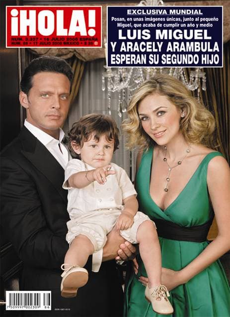 'El Sol de México' y Aracely Arámbula posaron en la portada de la revista ¡Hola! México el 8 de julio 2008, con su hijo Miguel, de año y medio de edad, para así anunciar la llegada de Daniel, su segundo hijo.