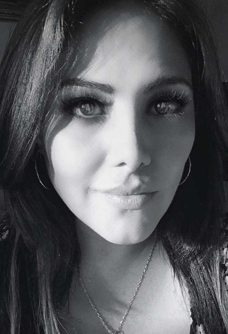 Su primer encuentro con las telenovelas fue en el año de 1996 en 'Morir dos veces', en dicha historia compartió créditos con 
<b>Eduardo Palomo</b> y 
<b>Alejandra Ávalos</b>.