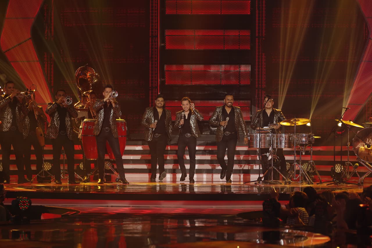 Llenaron de ritmo el escenario.