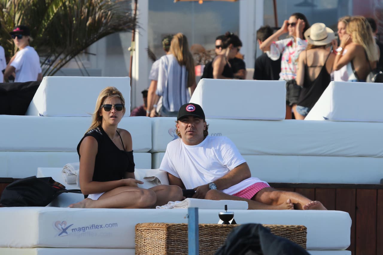 Cristian la conoció en Argentina durante un homenaje realizado al cantante Sandro en el que él participó.