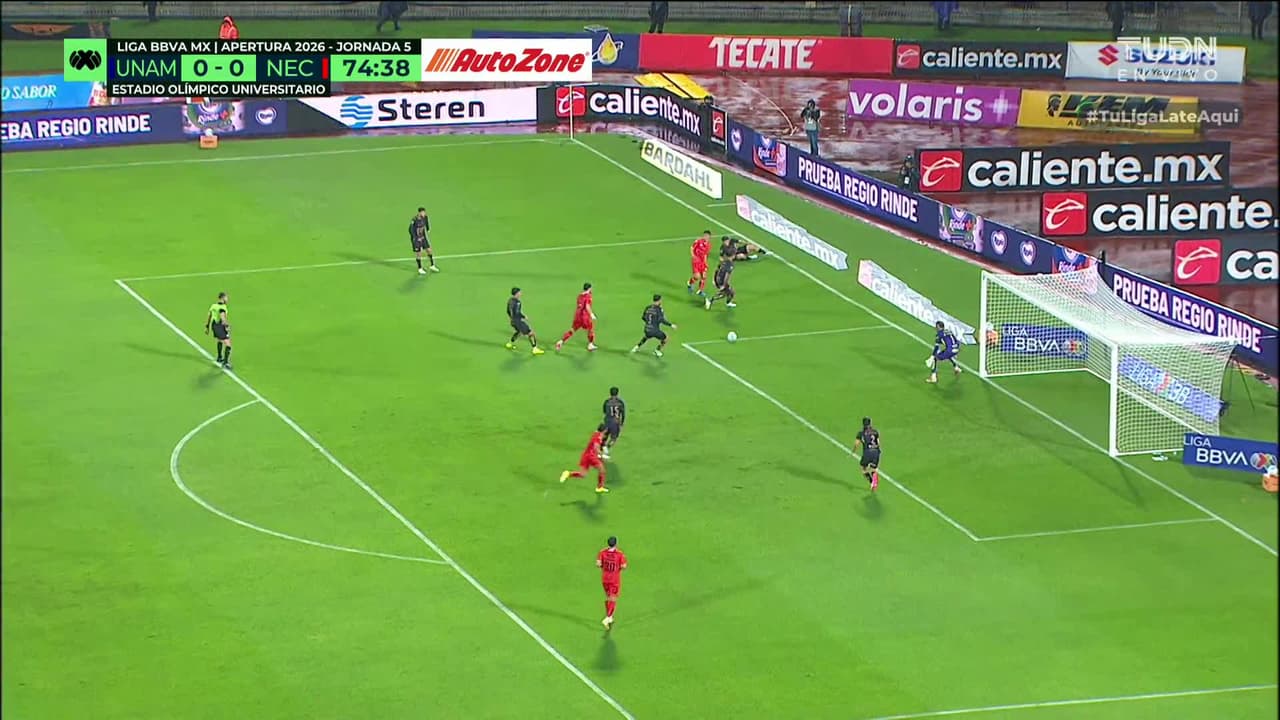 ¡TIRO ATAJADO! disparo por Danny Leyva.