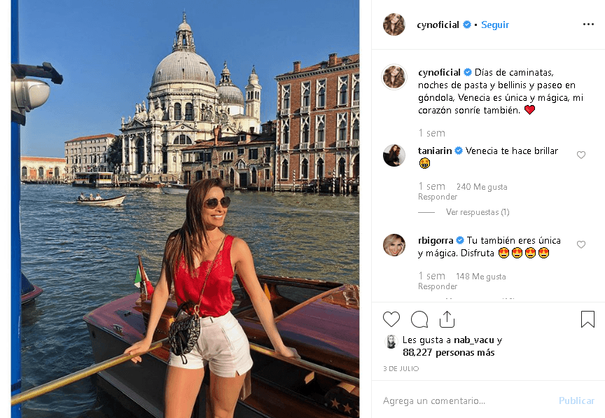 Al siguiente día, Cynthia publicó en su cuenta de 
<b><a href="https://www.instagram.com/p/BzdN1UeBV-U/" target="_blank">Instagram</a> </b>una imagen en el mismo punto de la ciudad italiana, y la acompañó con el siguiente mensaje: "Días de caminatas, noches de pasta, bellinis y paseo en góndola. Venecia es única y mágica, mi corazón sonríe también".
