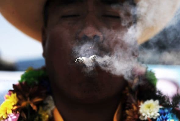 Una estela de humo del chamán lleno de paz es lo que se espera para este 2011.