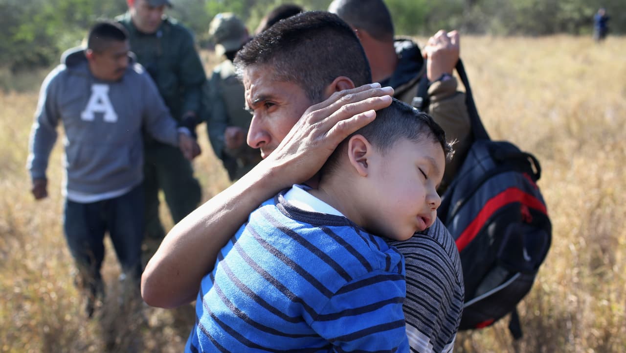 Texas amplía presencia de Guardia Nacional en frontera ante el arribo de niños migrantes