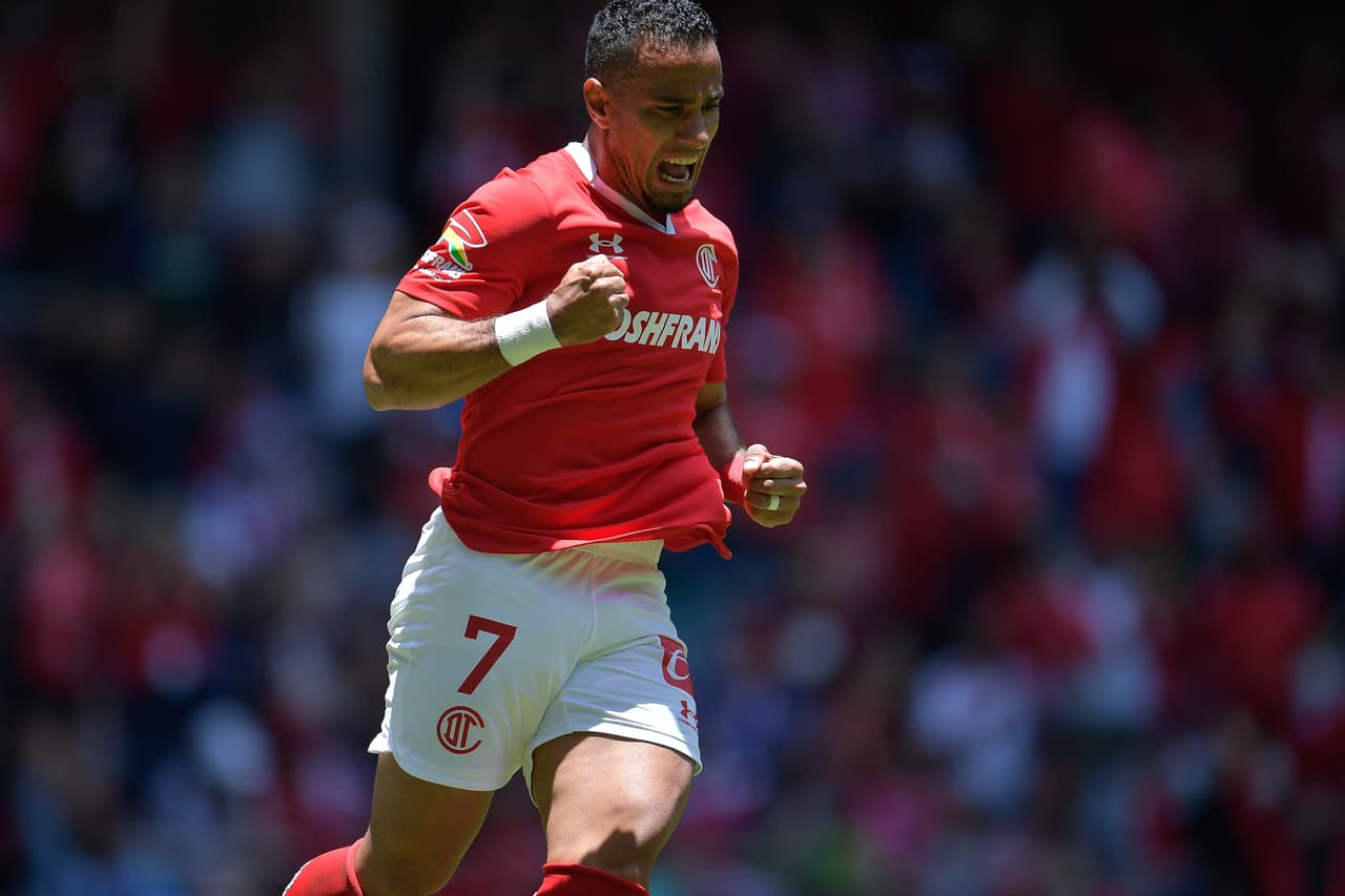 Toluca vino de atrás para vencer a los Xolos con goles de Carlos González, Jean Meneses y Camilo Sanvezzo.