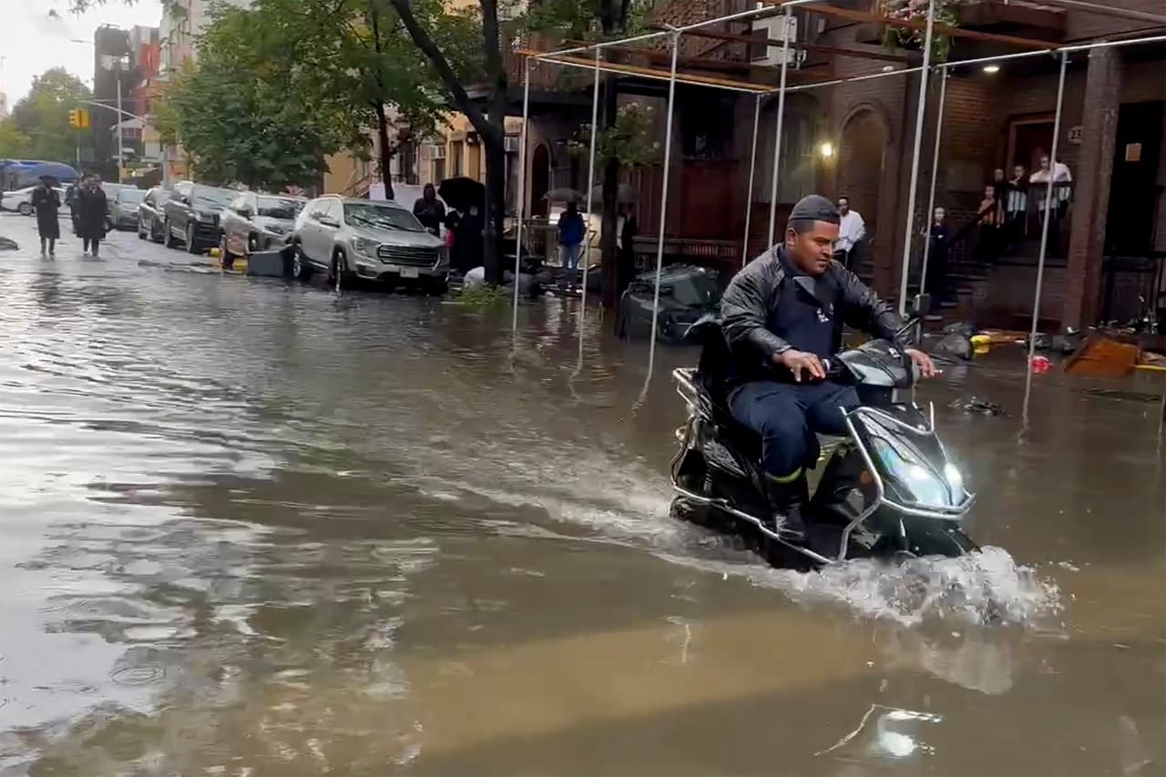 Las zonas más afectadas por inundaciones son Brooklyn y Queens, donde se reportan hasta 6 pulgadas de agua.