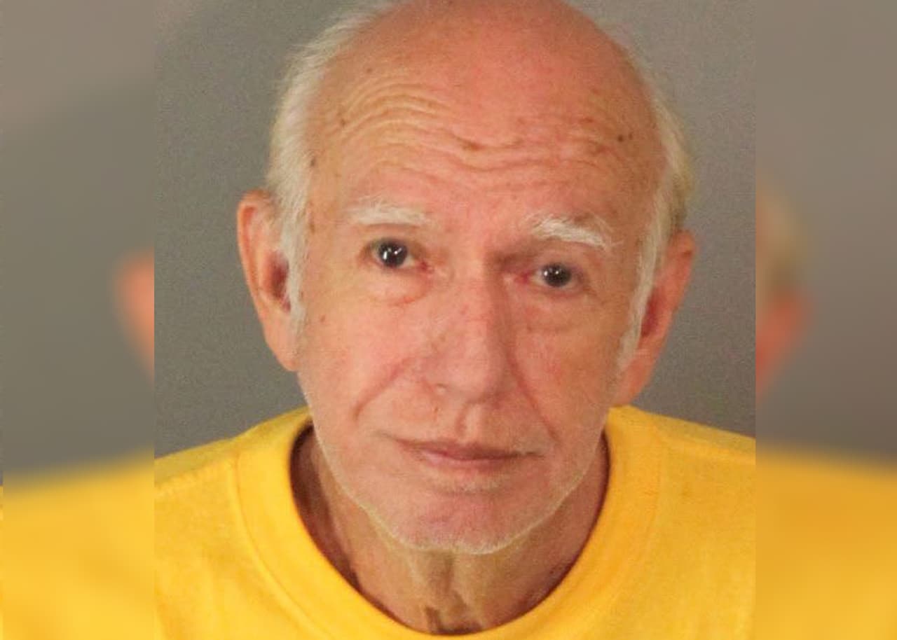 Lo investigaban por el robo de un banco y lo que hallaron en su casa fue perturbador