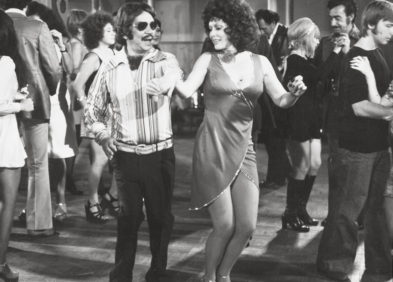 Ana Bertha Lepe debutó en 1951 en el cine al participar en la cinta ‘La justicia del lobo’. Después continuó trabajando en cintas como ‘Infame’, ‘Piel canela’, ’Reventa de esclavas’ y ‘La sombra del otro’. 
<br>