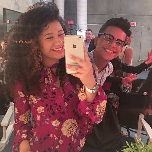 El rojo y el negro son sus colores favoritos, así que no dudó un momento en usarlos con los atuendos que usó durante las audiciones y presentaciones ante los jueces.