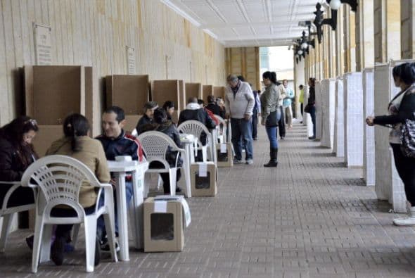 Los colegios electorales de Colombia abrieron a las 08:00 horas locales para la segunda vuelta de los comicios presidenciales.