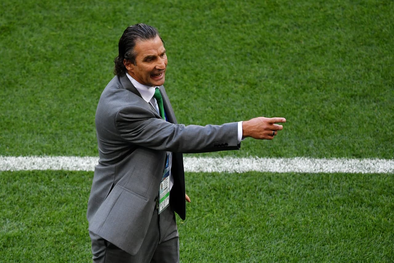 El técnico argentino Juan Antonio Pizzi, de Ara