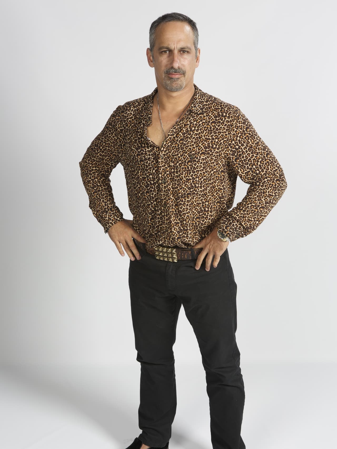 Domingo ha resurgido entre las cenizas del cartel de los Ruiz, decidido a apoderarse de lo que queda del imperio mafioso.