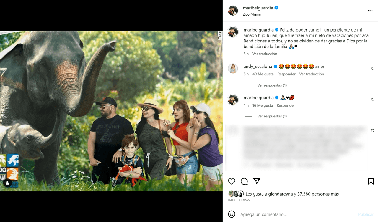 Maribel Guardia lleva a su nieto al zoológico de Miami.