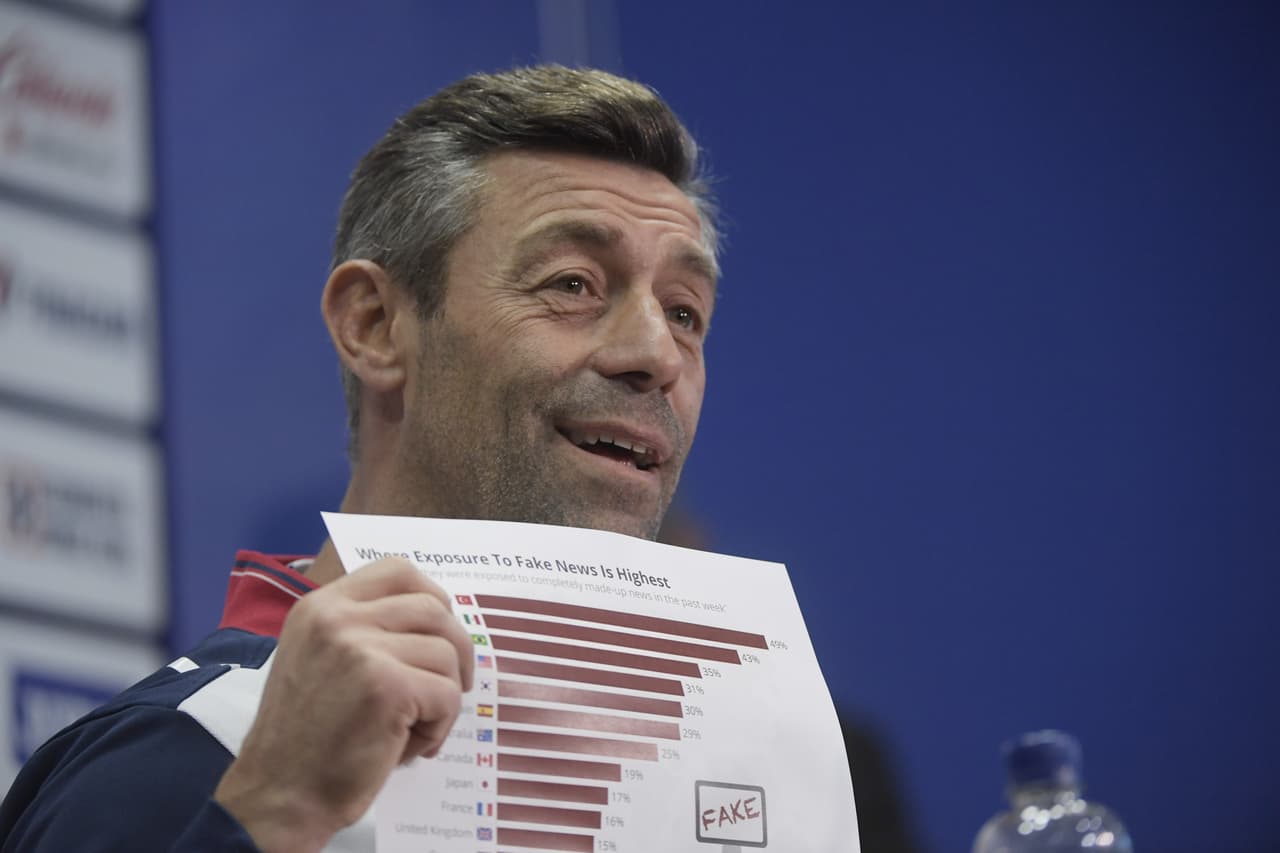 Pedro Caixinha defendió en rueda de prensa su continuidad con Cruz Azul al recordar que tiene contrato hasta junio del 2020 y criticó la credibilidad de la prensa en la cobertura sobre su situación como DT de 'La Máquina'.