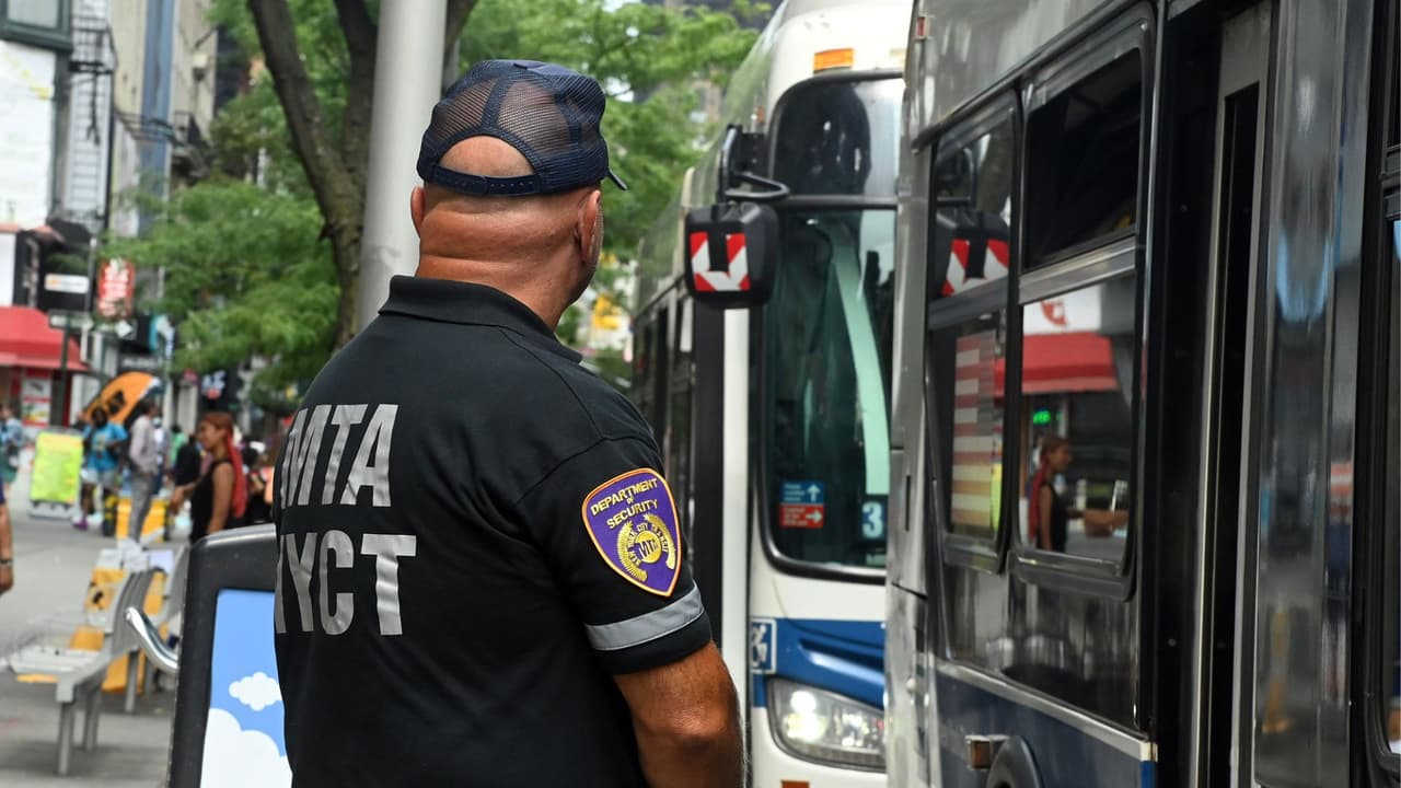 Grupo especial de inspectores vigilará rutas de buses para detectar a evasores de tarifa