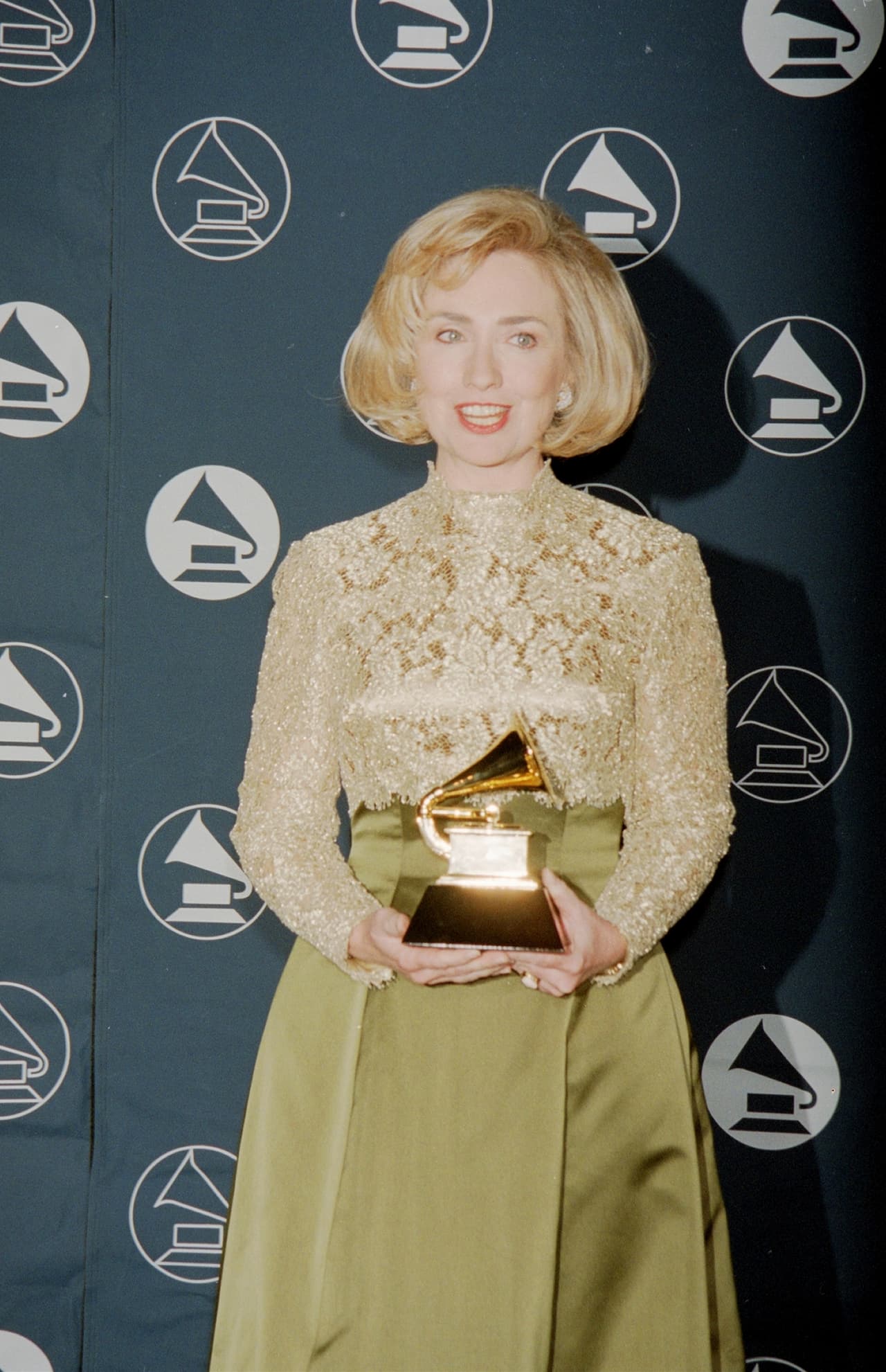 <b>El Premio Grammy.</b> La versión en audio de su libro "It takes a village" le valió un Premio Grammy en el año 1998.