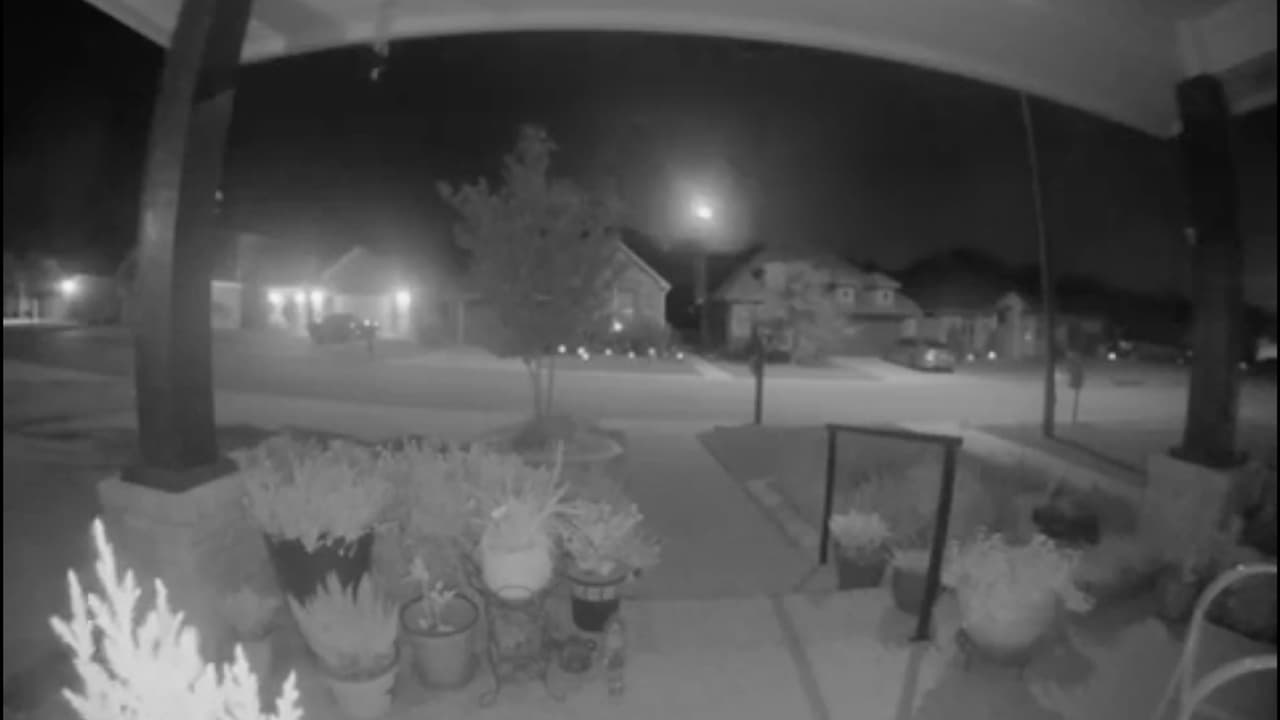 Si hubiese tocado tierra sería un meteorito. Así que esta vez no fueron los extraterrestres que nos visitaron, sino un meteoro.