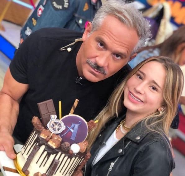 “Ahorita mis hijos deben estar en otra etapa. (...) Quiero que tengan una vida menos desacelerada, yo he visto que niños que se contratan para producciones que trabajan mucho y tienen muchas responsabilidades”, dijo en su momento.