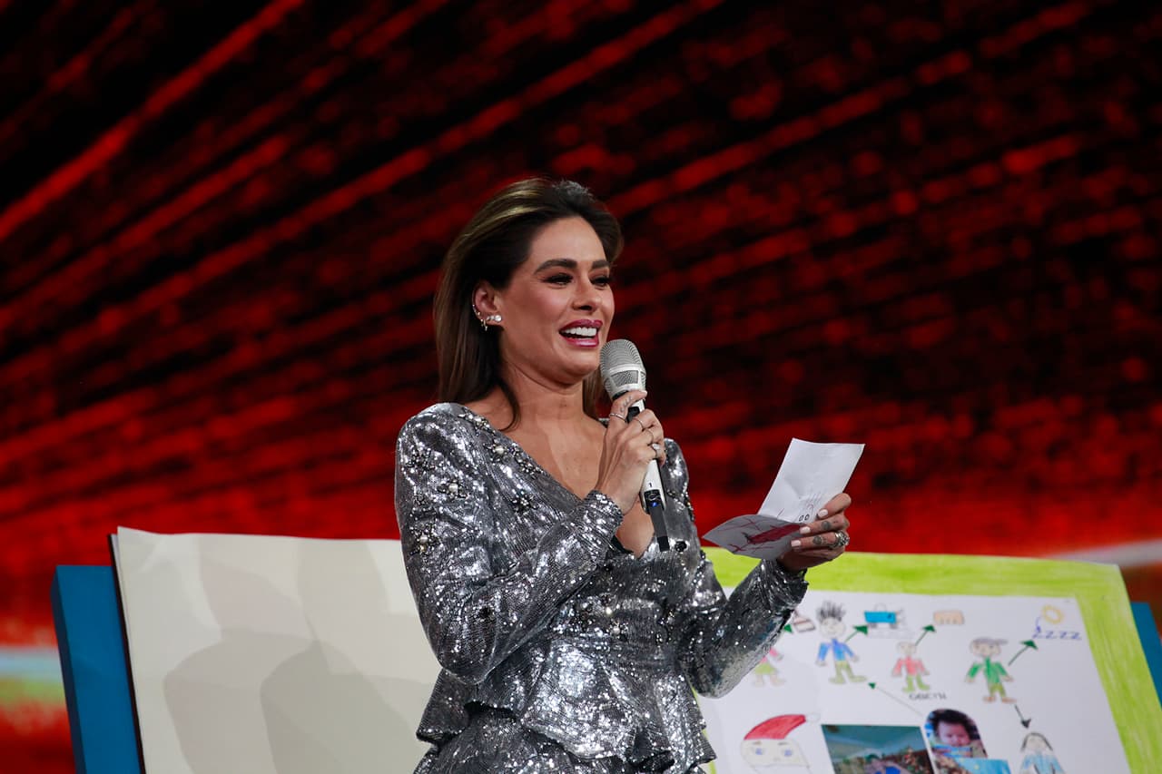 Y, como siempre pasa con Giovani, el pequeño no perdió la oportunidad de robarnos una sonrisa: "Y ya si se puede un juguetito, aunque sea muy chiquito", decía la carta.