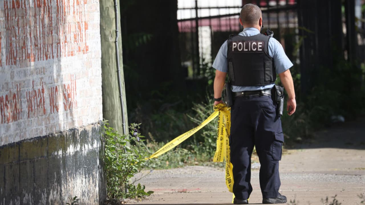 36 víctimas dejan tiroteos en todo Chicago en fin de semana de Labor Day