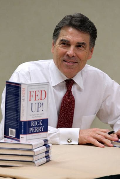 14. "Incluso si un alcohólico es débil frente al alcohol, él aún decide beber. E incluso si alguien está atraido a una persona del mismo sexo, el o ella sigue decidiendo en comprometerse en actividades sexuales con alguien del mismo sexo" - Dijo Perry sobre los homosexuales en su libro “On my Honor”, publicado en el 2008. En el 2010, Perry también publicó "Fed Up".