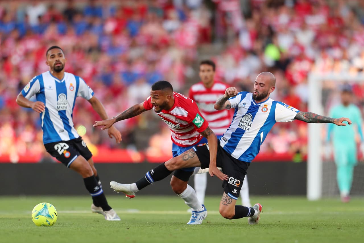 Mallorca derrotó 0-2 a Osasuna y Cádiz 0-1 al Alavés, ambos de visitantes para que evitaran el descenso; Granada pierde la categoría en España con un penal fallado.