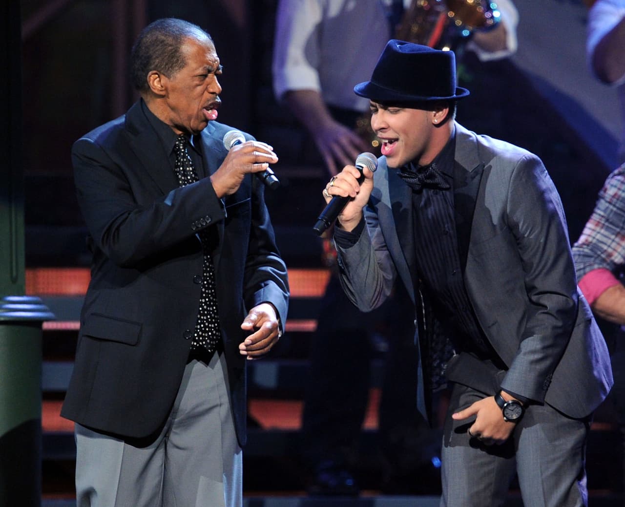 La sorpresa llegó cuando ambos subieron a cantar al escenario y los fans no pararon de aplaudir.