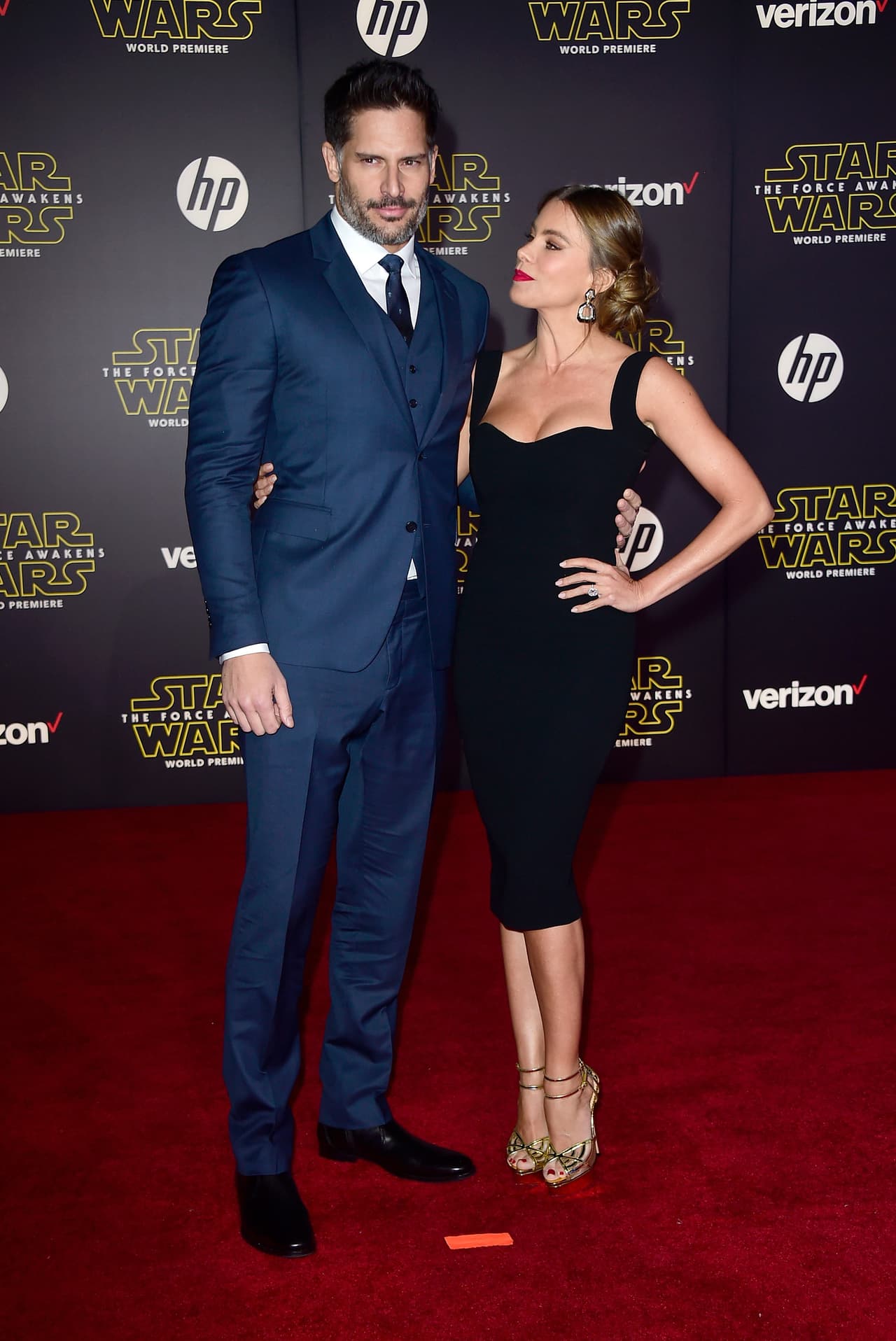 Y miraba con orgullo a su flamante marido.