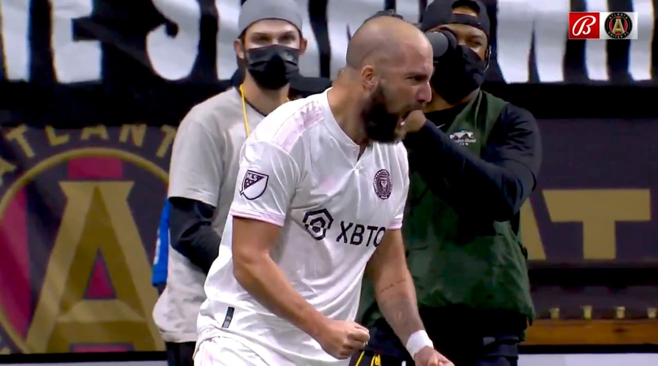 ¡No perdona! ‘Pipita’ Higuaín anota desde el manchón penal e Inter Miami ya gana en Atlanta