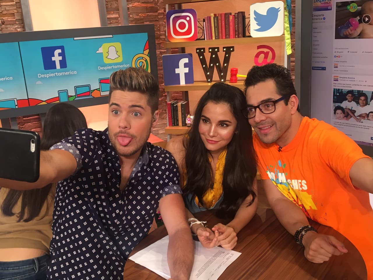 Nos regalaron unas muecas muy graciosas mientras jugaban con los efectos en Snapchat.