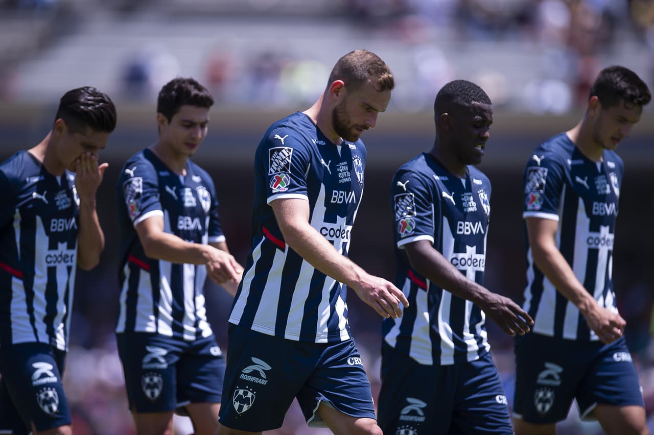 A pesar de haber jugado con 10 futbolistas la mayor parte del juego por la expulsión de Juan Ignacio Dinenno, los Pumas lograron una vital victoria ante Rayados.