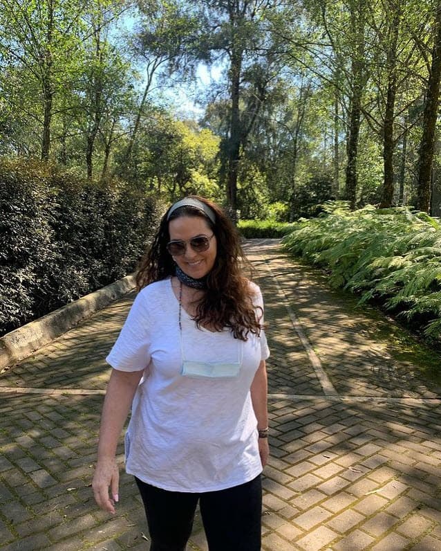 "Mi subida de peso fue por
<b><a href="https://www.univision.com/famosos/eugenia-cauduro-quiere-volver-a-tener-pareja-lleva-13-anos-sin-un-romance-fotos">rechazar esa idea</a></b> (de estar con una pareja), pero hoy no, ya bajé 20 kilos (44 libras), ahí voy", agregó.
<br>