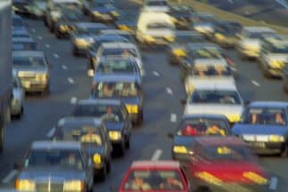 Colorado comienza a dar licencias de conducir a indocumentados