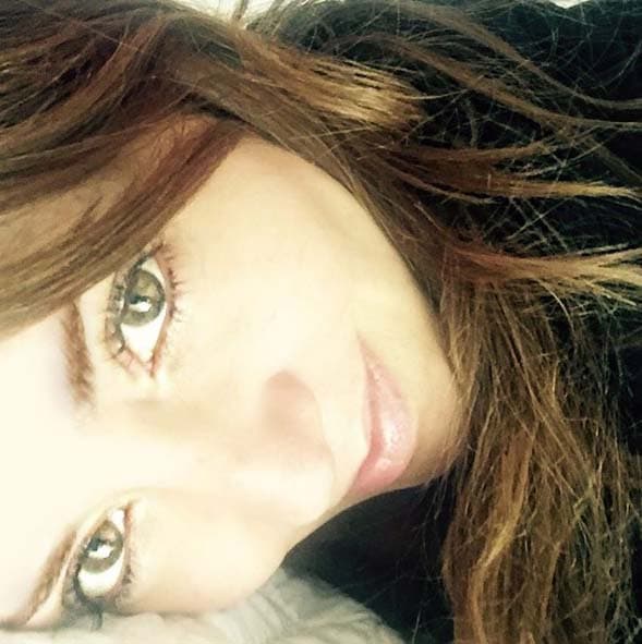 Recuerda que una piel bien hidratada tiene una mayor elasticidad y luce más fresca y resplandeciente.