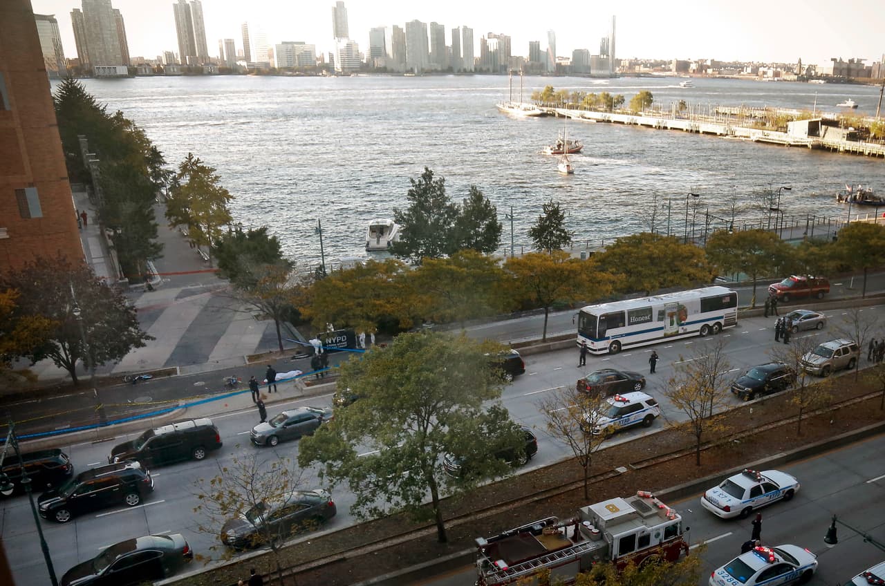 Se cree que Safullo Saipov recorrió al menos 20 cuadras de la ciclovía donde mató a ocho personas a toda velocidad. Cinco de los muertos son de nacionalidad argentina. Otras 9 resultaron heridas. En la foto una vista panorámica del lugar por donde condujo el agresor.