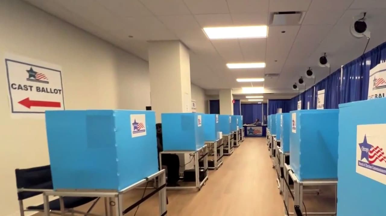Votar en Chicago: guía en español para usar las máquinas y pedir ayuda en las primarias