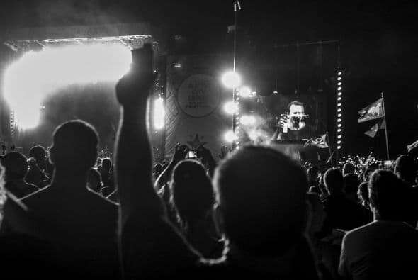 Miles de asistentes de todo el mundo disfrutaron de más de 180 presentaciones de bandas como Pearl Jam, Eminem y Outkast.